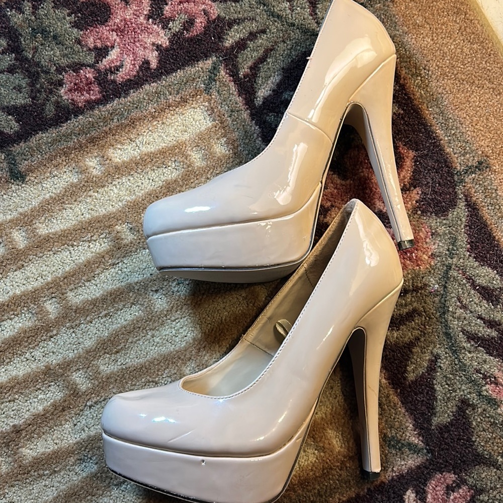 Forever 21 nude heels !